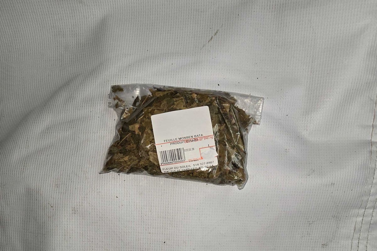 FEUILLE MONBEN BATA