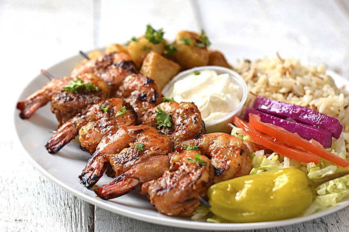 Assiette 2 Brochettes de Crevettes / 2 Shrimp Skewers Platter
