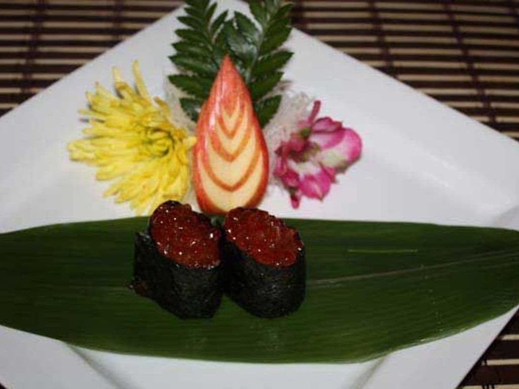 Ikura Sushi (2pcs)