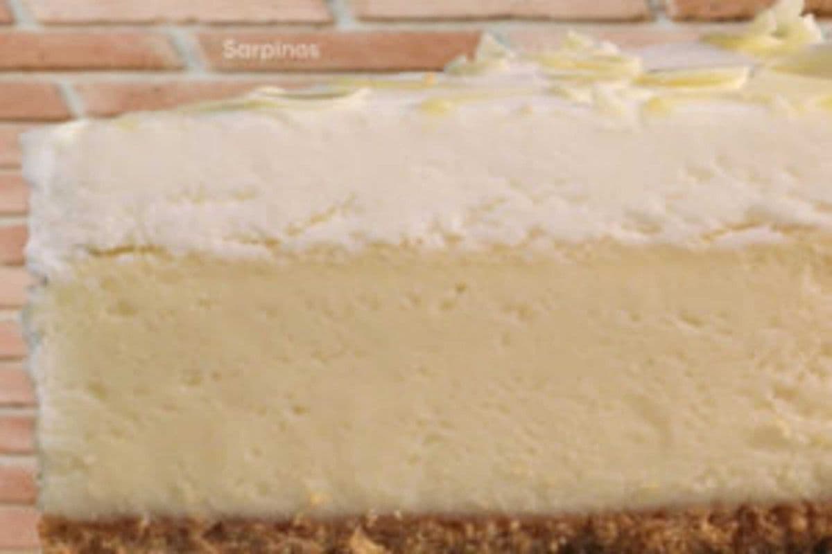 WHITE LEMON CHEESECAKE