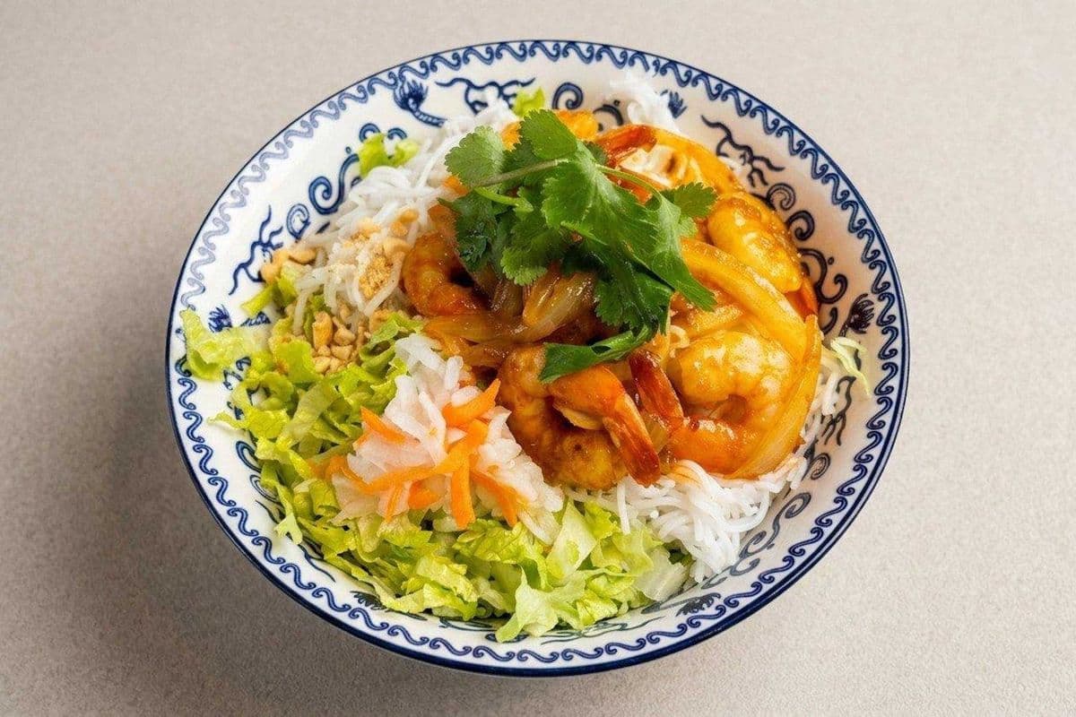 32. Bun Tom Xao Sa Ot
