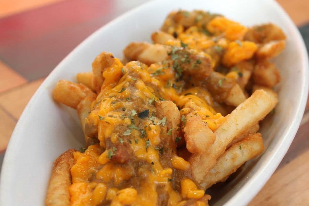 Curry Poutine 咖哩薯堡