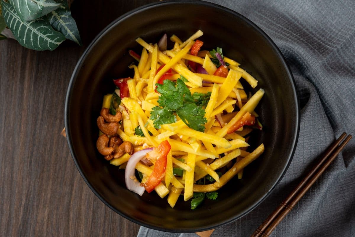 Mango Shrimp Salad