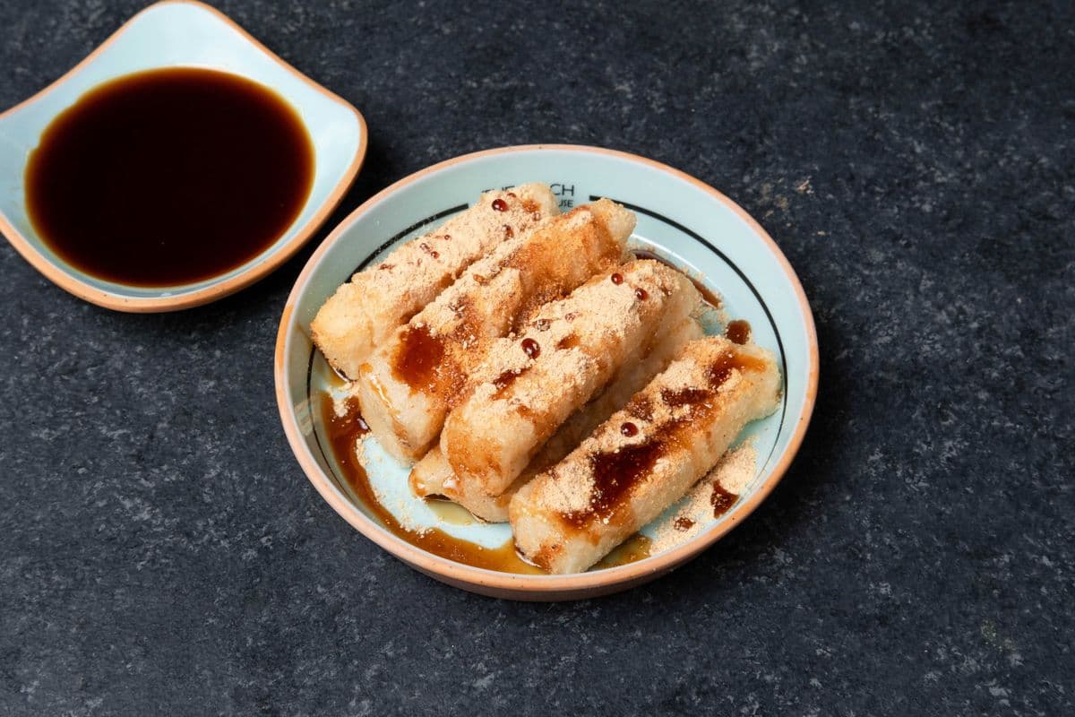 521. 红糖糍粑 Rice Cake with Roasted Soybean & Brown Sugar Syrup