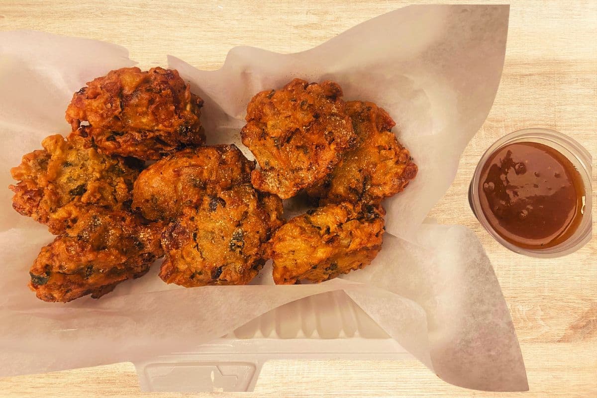 Vegetable Pakoras (8 pcs)