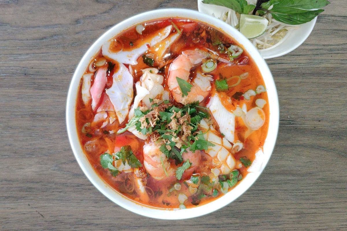 C11. Jumbo Spicy Seafood Soup