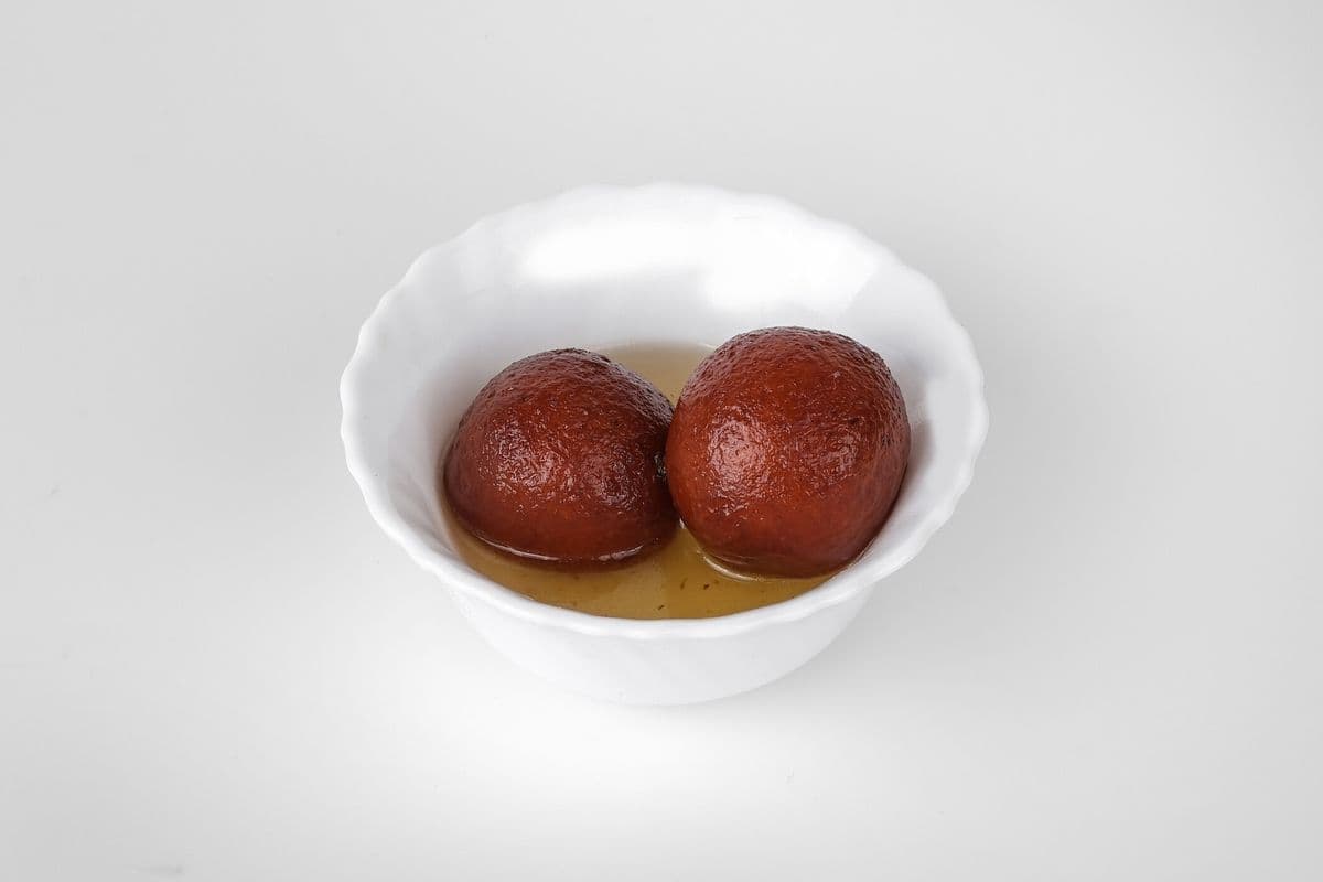 Hot Gulab Jamun (4 Pcs)