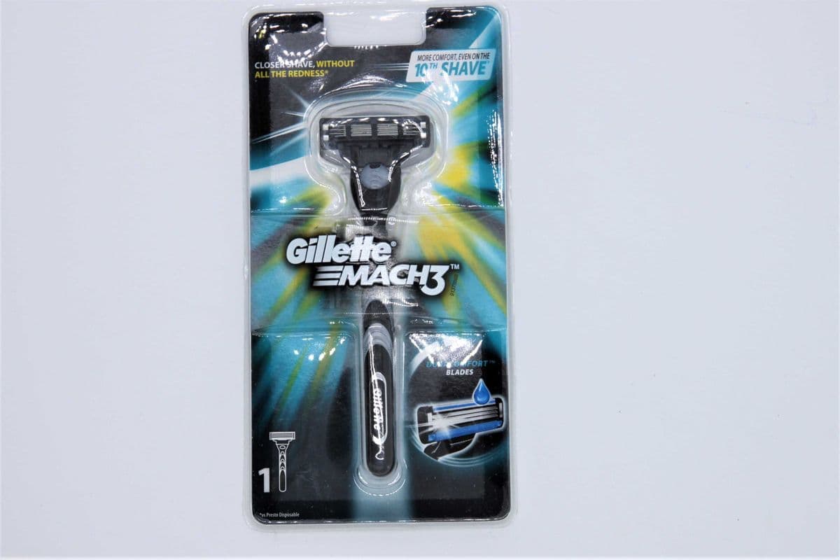 Gillette Mach3 Razors for Men, 1 Gillette Razor, 2 Razor Blade Refills