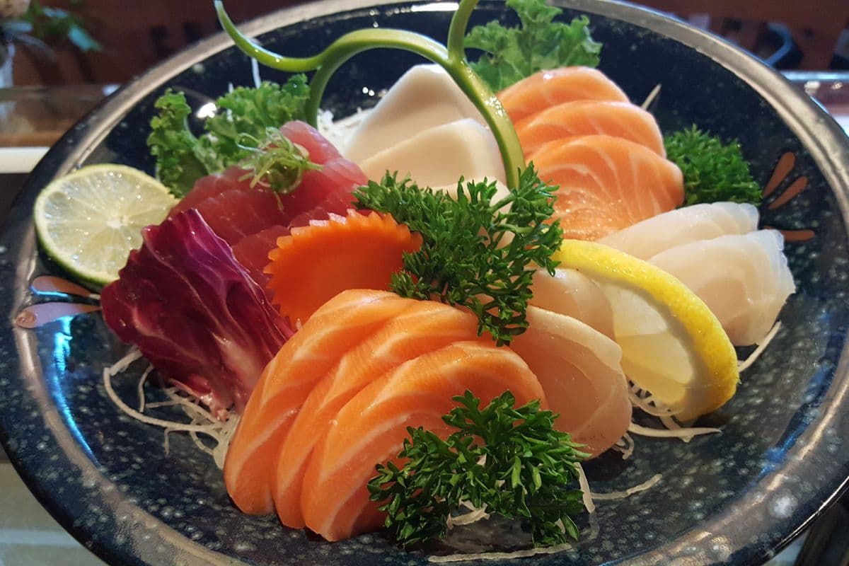 Sashimi Dinner Assorted (17 pcs)