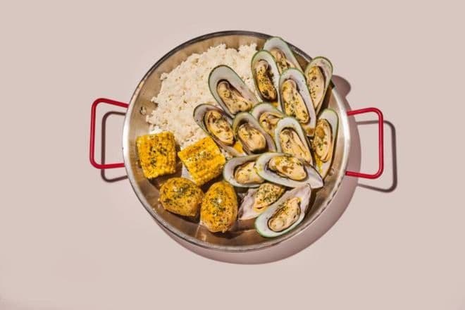 New Zealand Mussels Bucket