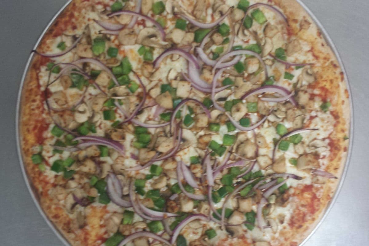 Chicken Deluxe Pizza