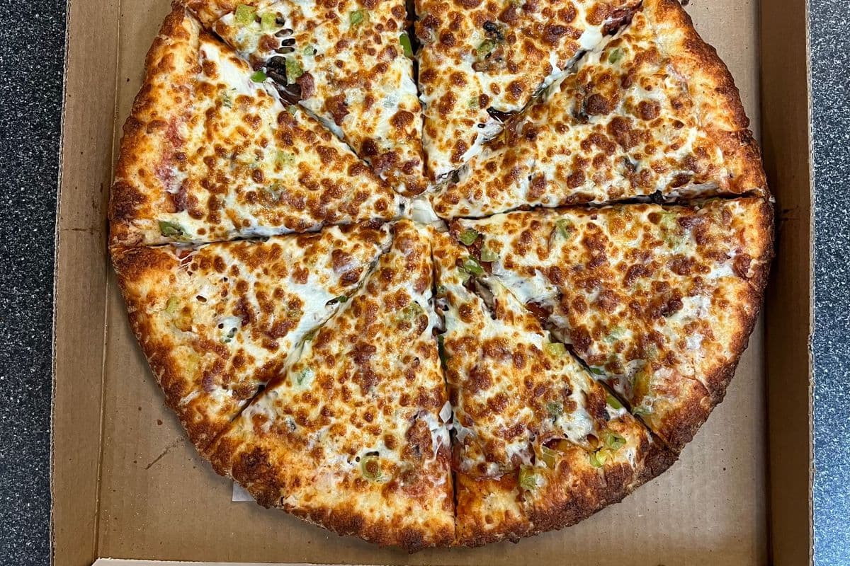 10" Deluxe Pizza