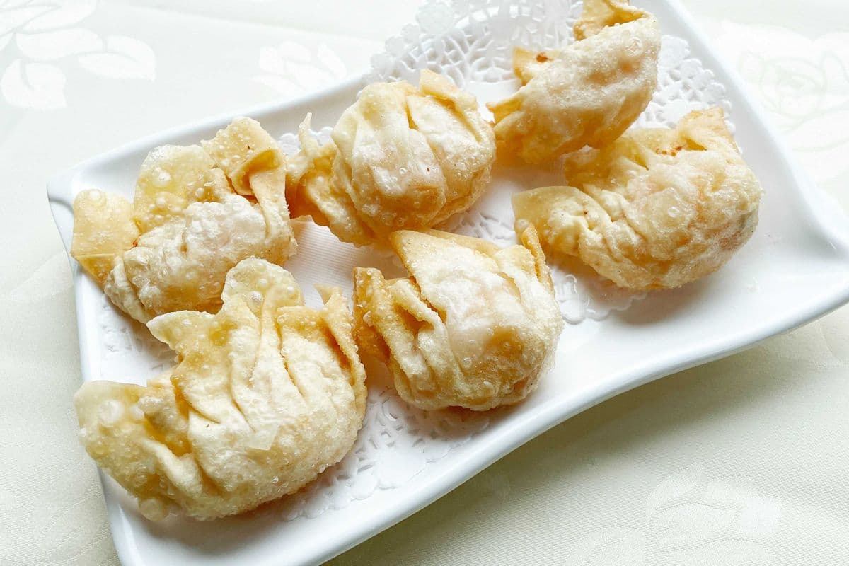 15. Deep-Fried Wonton with Salad Sauce