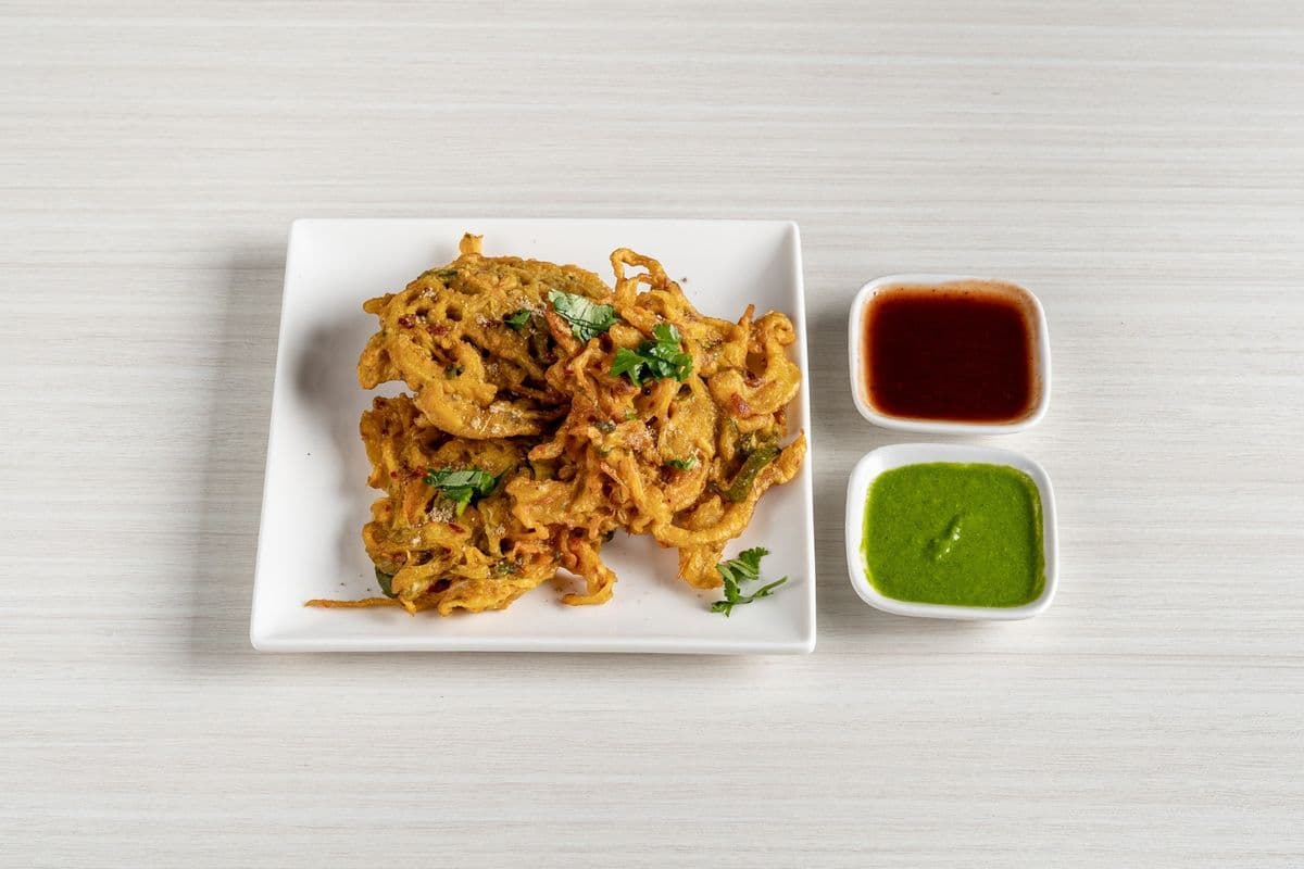 Mélange De Pakoda Végétal (12 Pièces) / Mix Veg Pakoda (12 pcs)