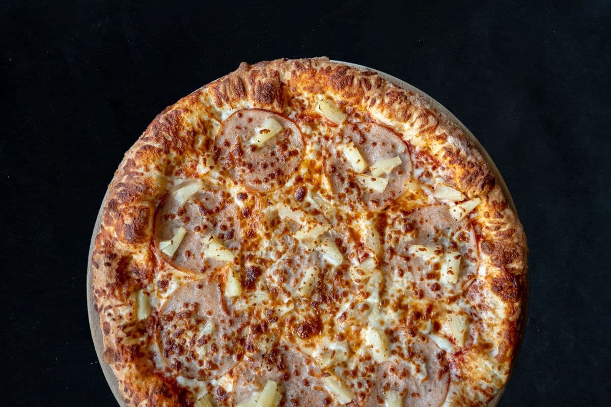 16" X-Large Hawaiian Pizza