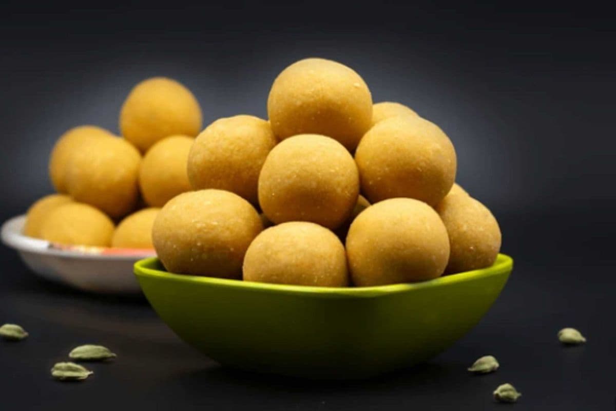 Besan Laddoo (1 Pound)