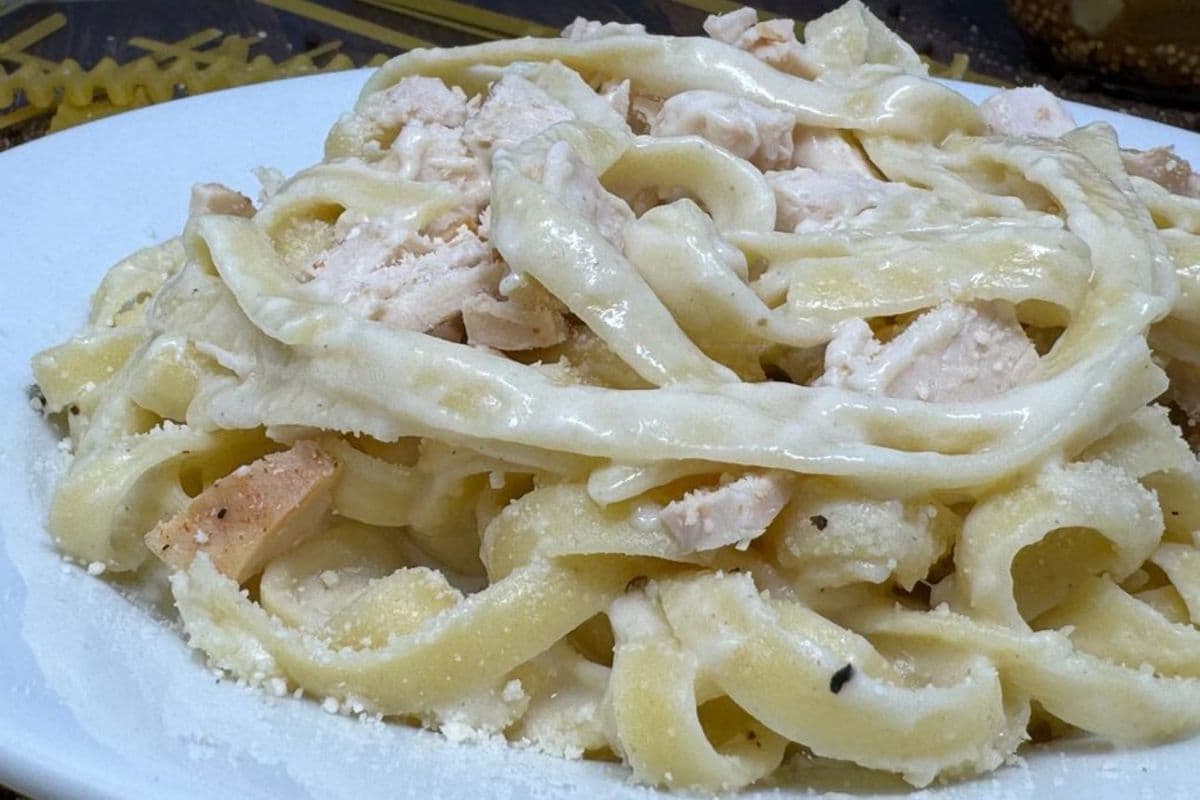Fettuccine Alfredo with Chicken