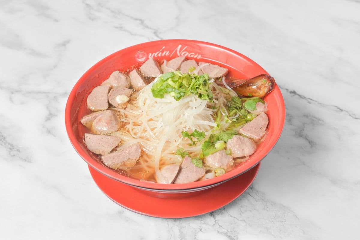 B4. Pho Beef Ball Noodle Soup