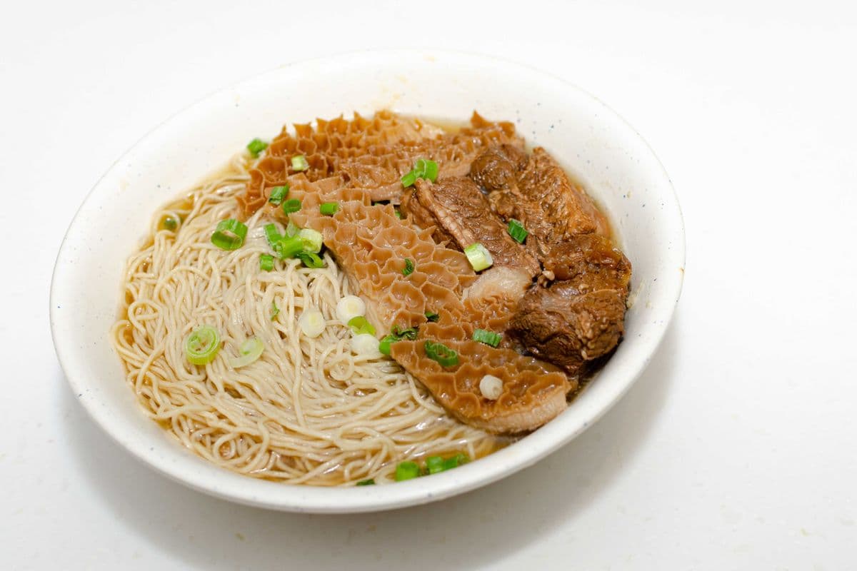 160 Assorted Beef with Noodle in Soup 柱侯牛雜湯麺