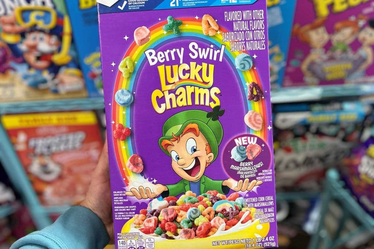 (USA) LUCKY CHARMS BERRY SWIRL (FAMILY SIZE) - 521G