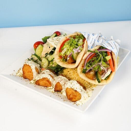 Assiette Aniston (Vege) avec 2 pita / Plate Aniston (Vege) avec 2 pita