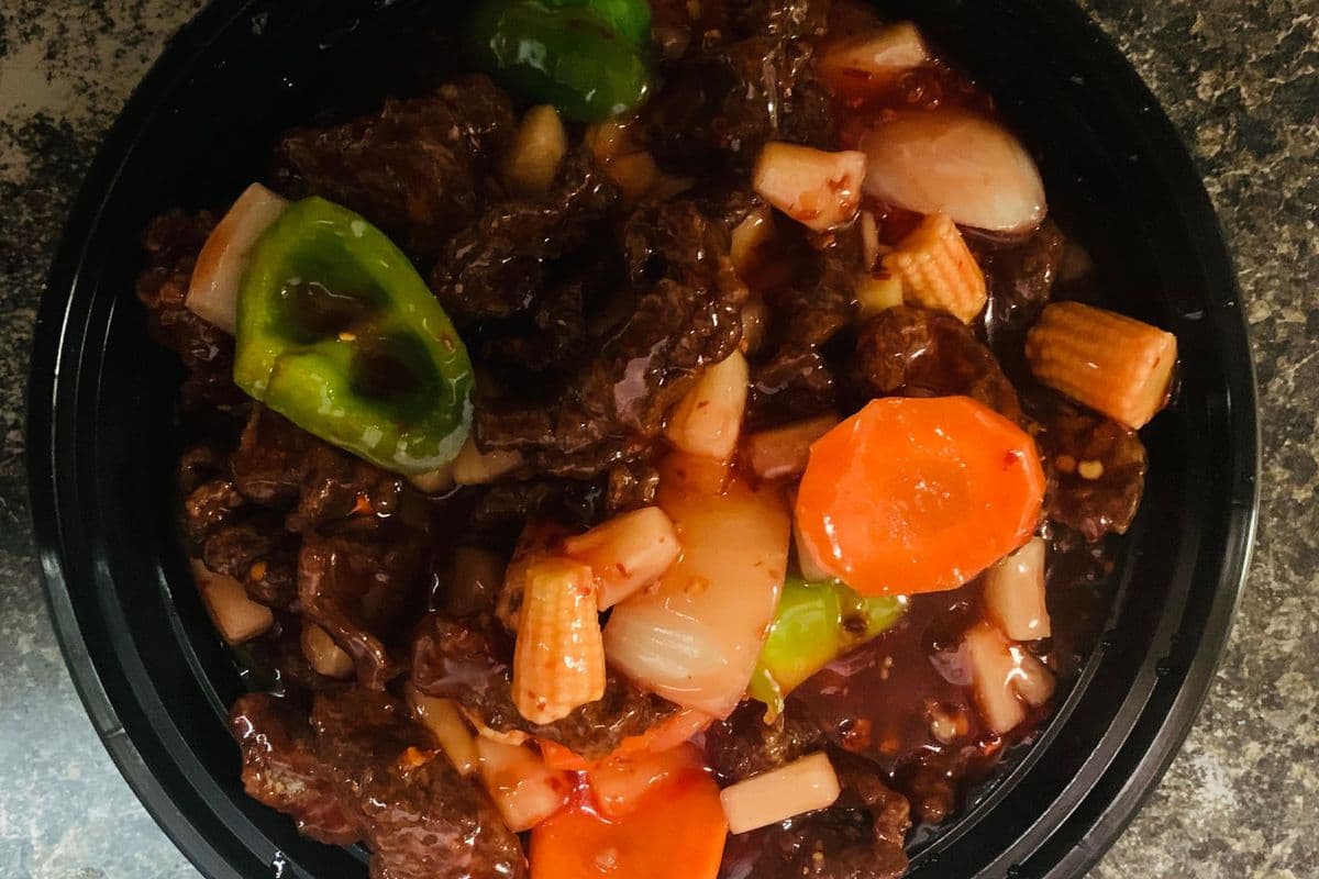 Szechuan sweet and sour Rainbow Beef (Crispy)