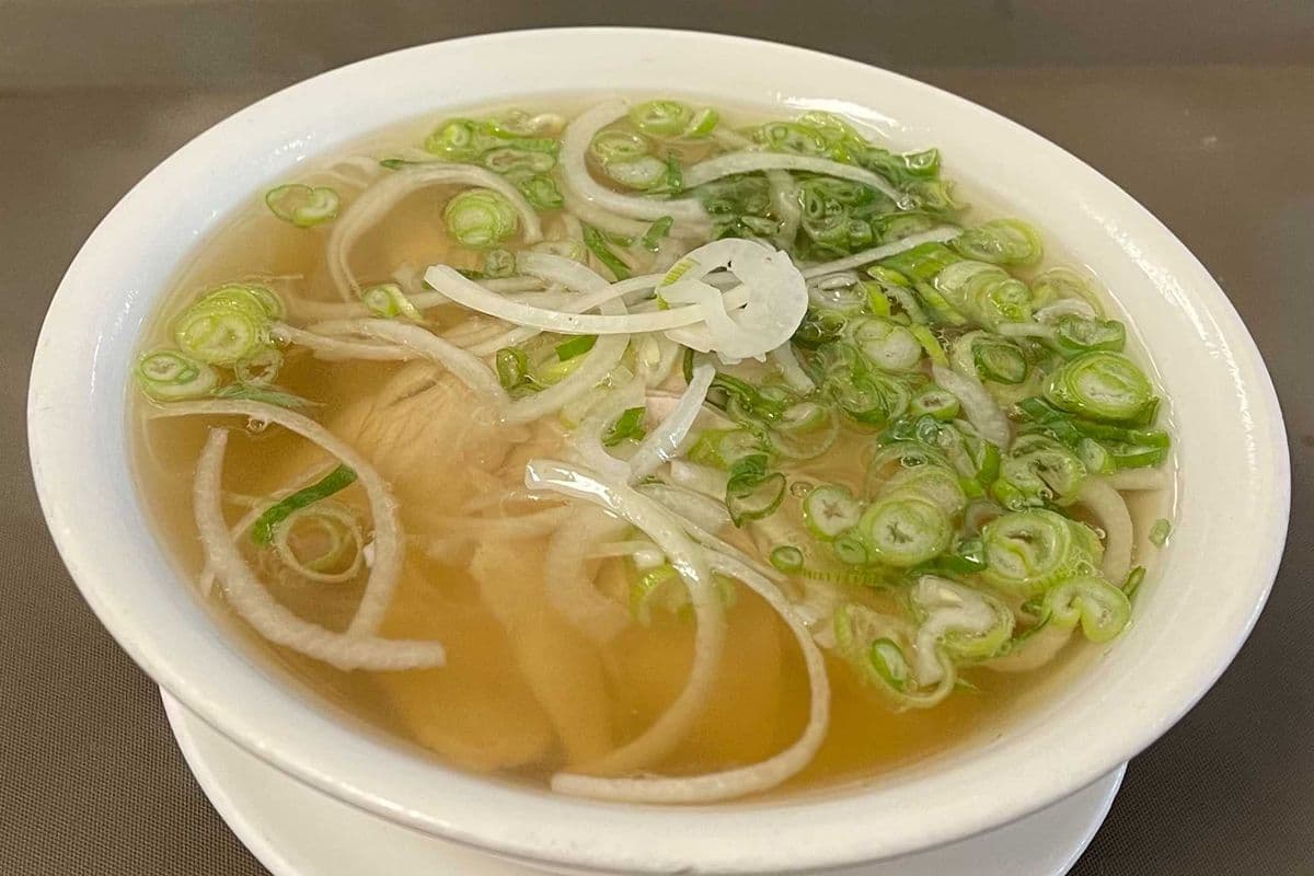 P15. Chicken in Noodle Soup / Phở Gà