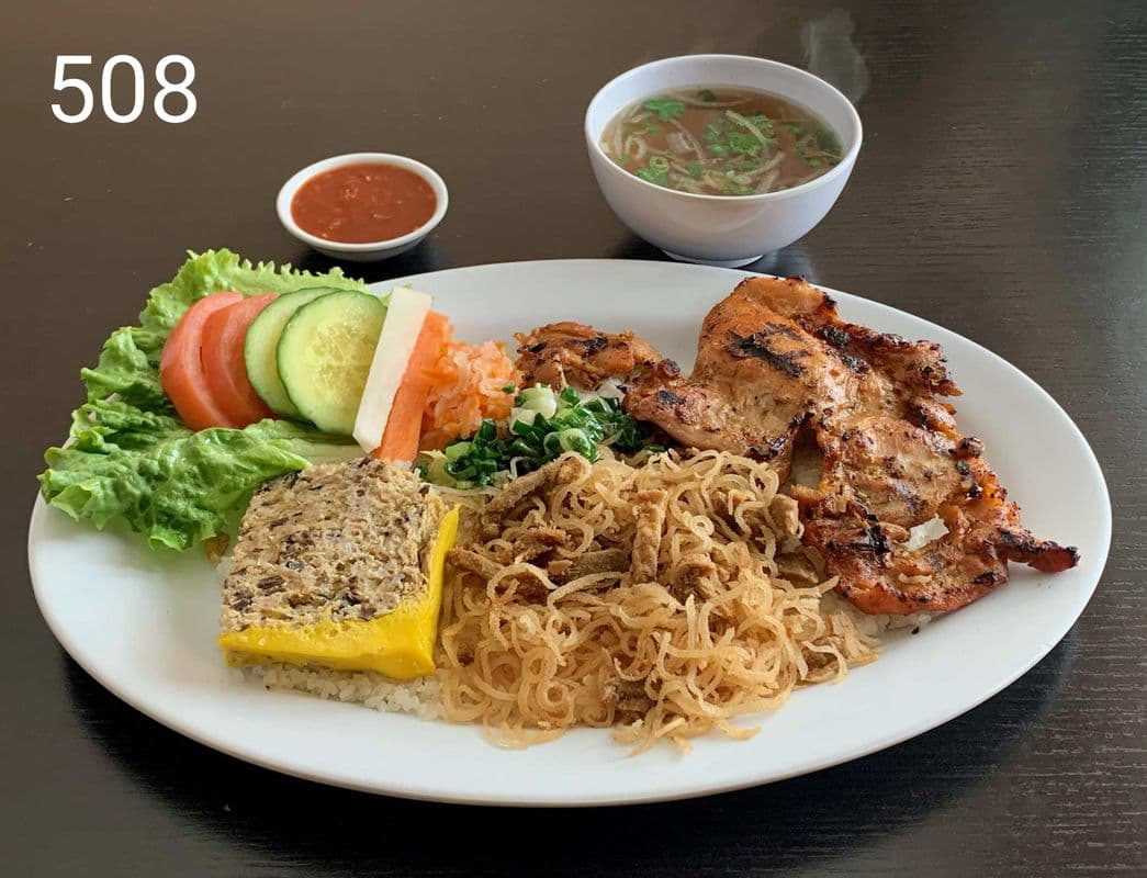 508. Com Tam Ga Nuong, Bi, Cha