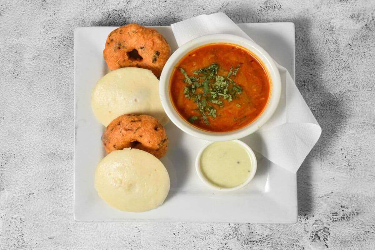 Idli-Vada Combo (4 pcs)