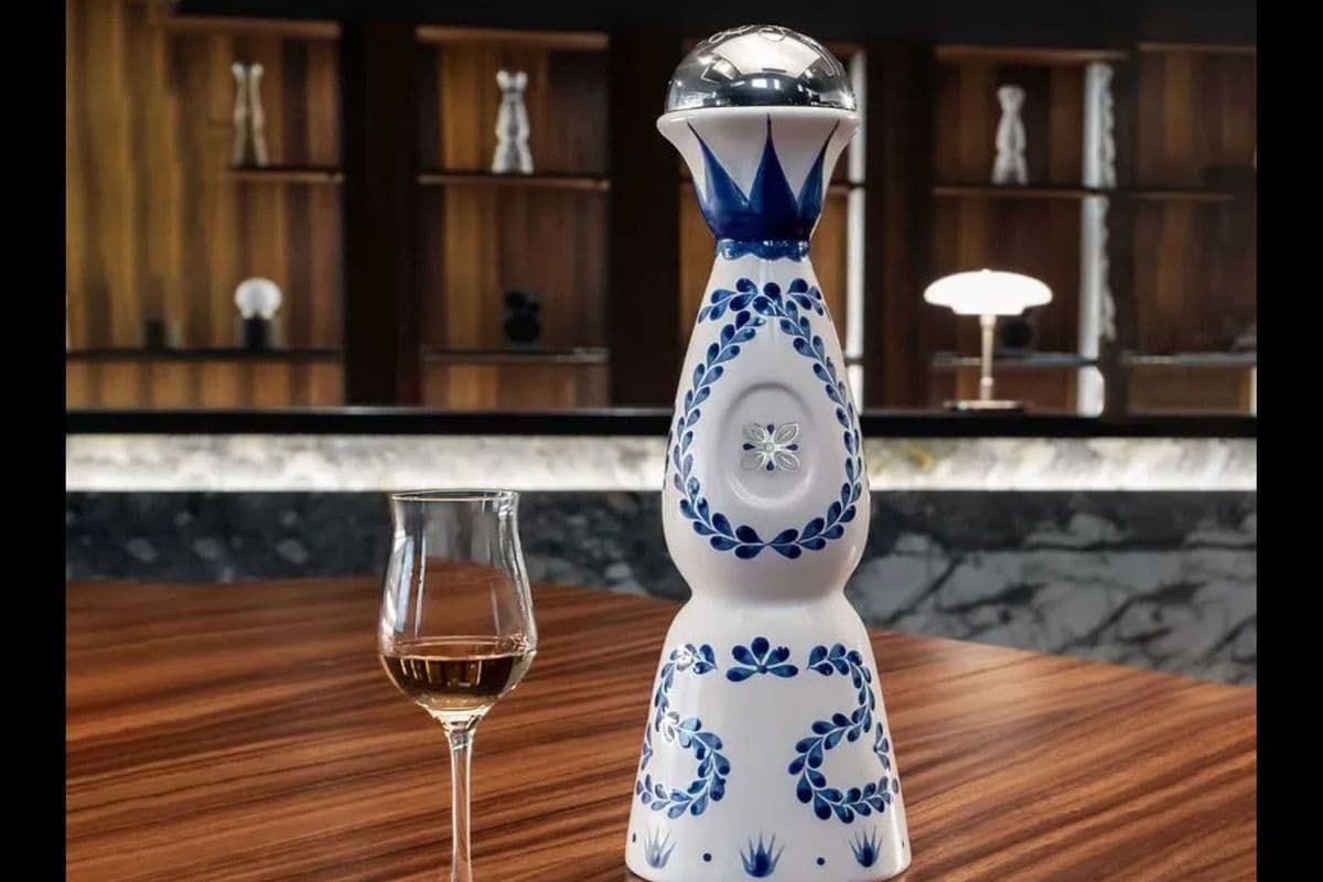 Tequila Clase Azul Reposado (750 ml) (1 x 750ml) (1 x 750 ML )