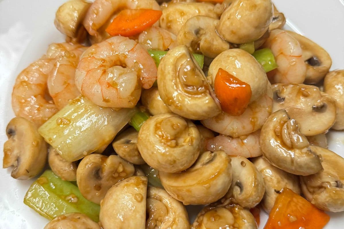 Shrimp with Mushrooms 虾仁炒蘑菇