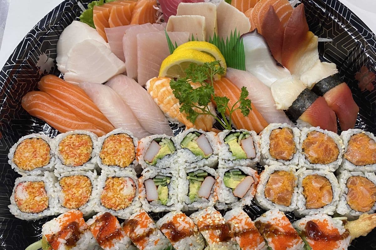 Assorted Sashimi-Sushi-Roll (60pcs)
