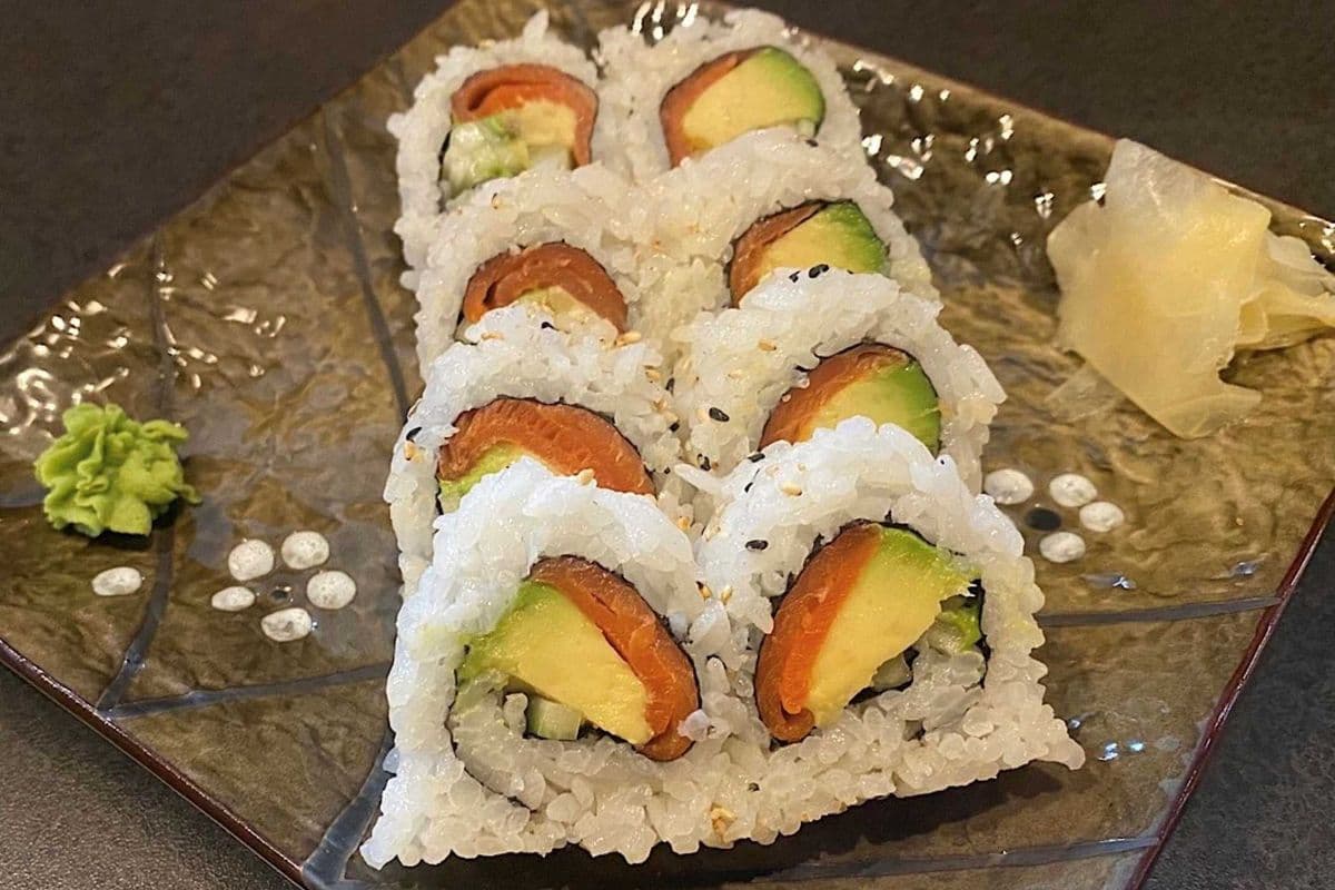 Smoked Salmon Roll (8 Pcs)