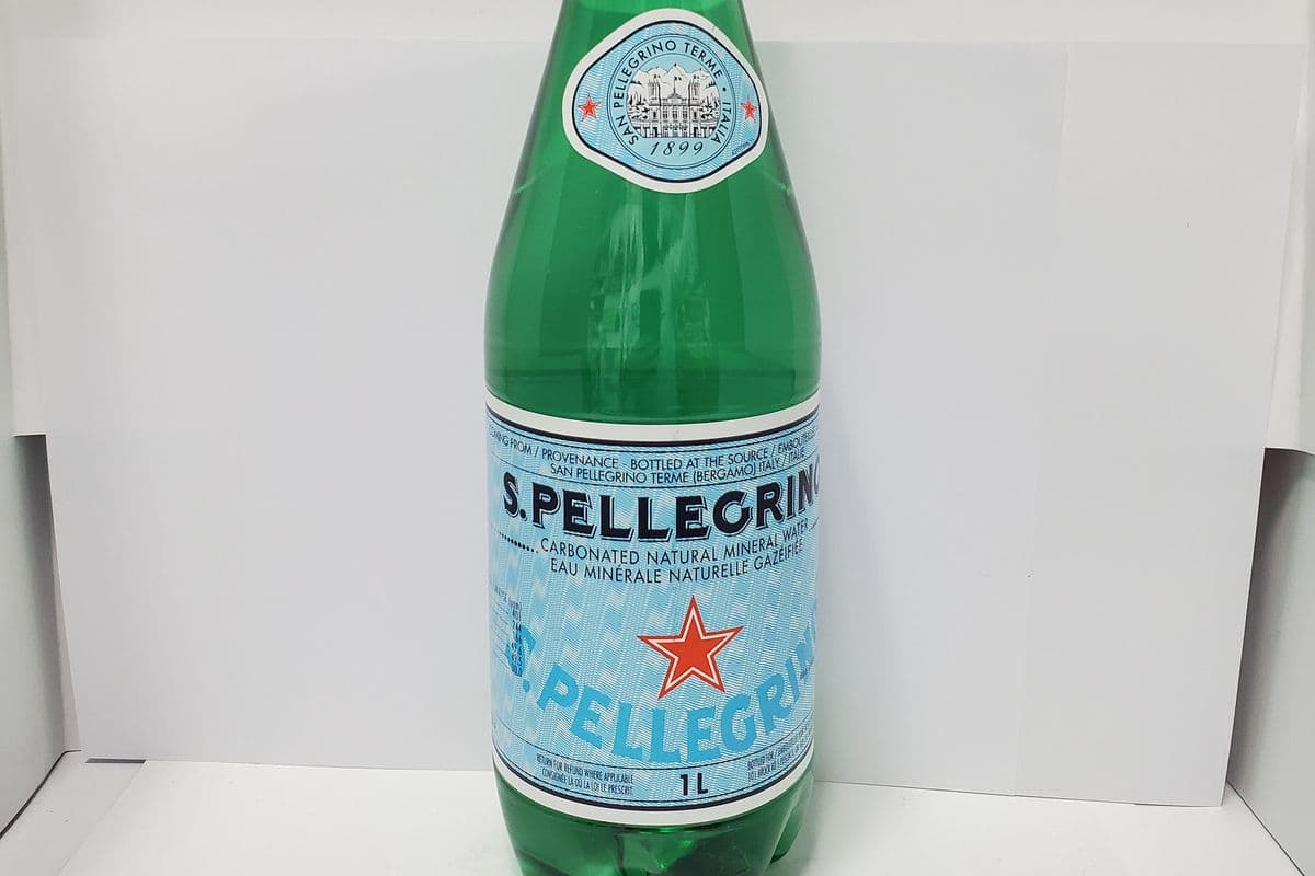 San Pellegrino Soda (1 L)
