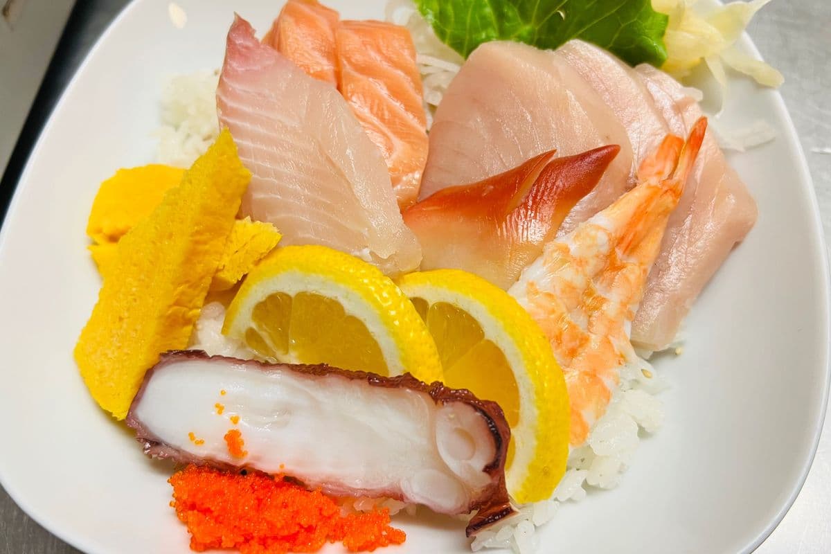 Chirashi (Variety) (10 pcs)