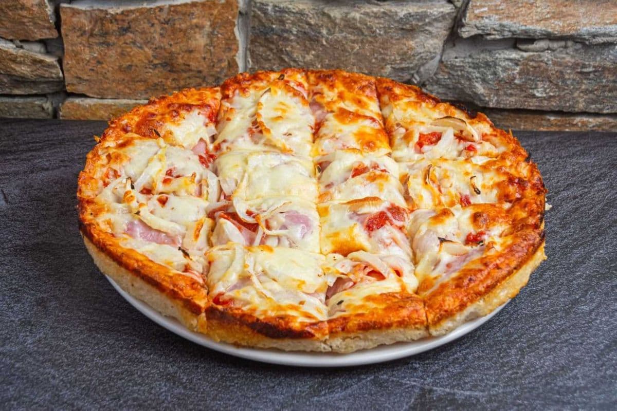 #22 12" Large Ham and Onion Classic Pizza