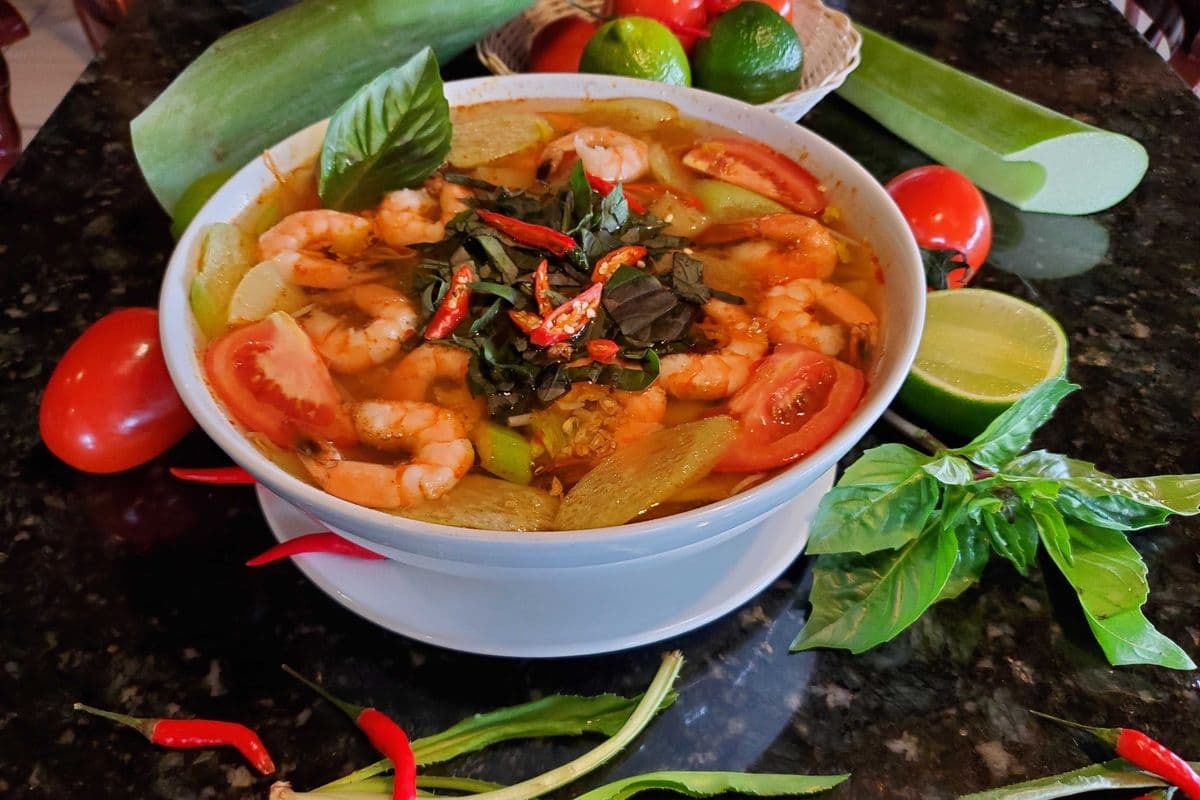 I87. Shrimp in Sweet and Sour Soup