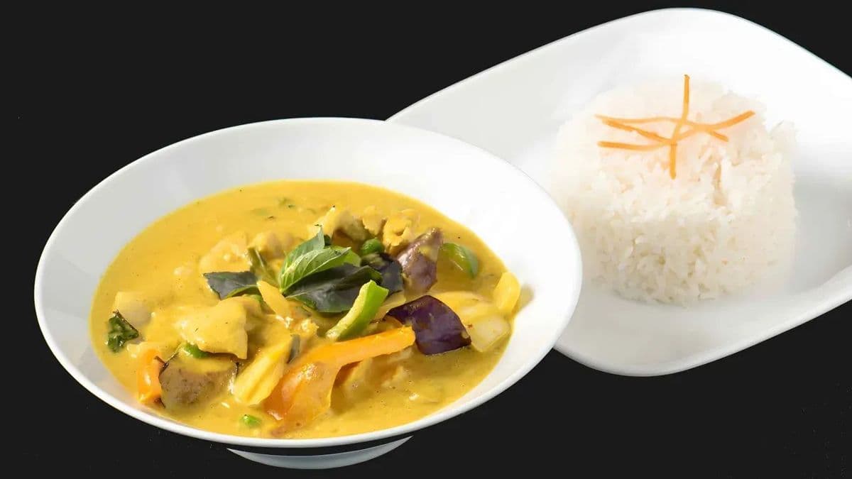 Green Coconut Curry