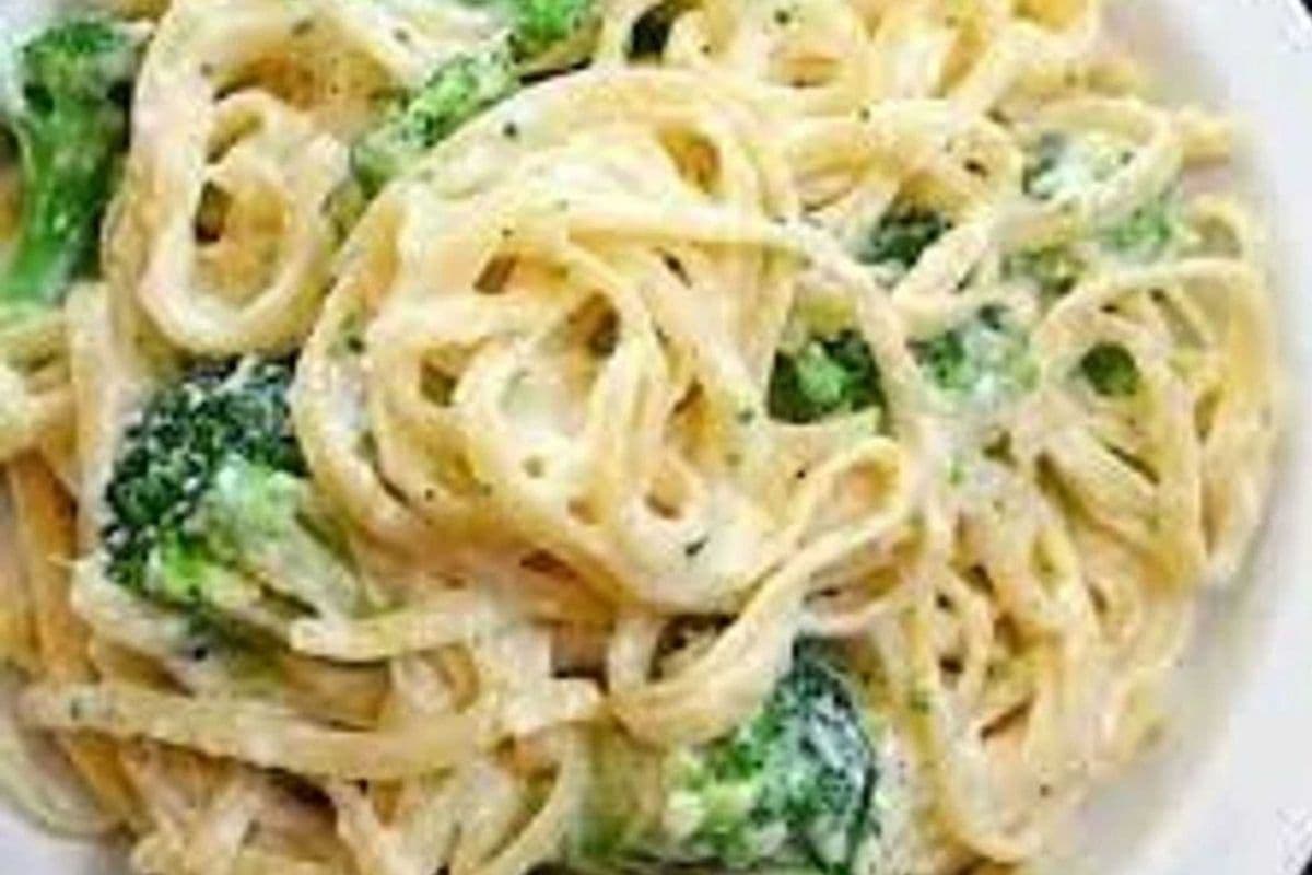 Chicken and Broccoli Alfredo Pasta