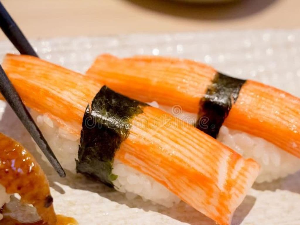 Crab Meat Sushi (4pcs)