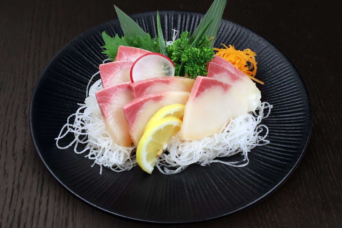 Hamachi Sashimi