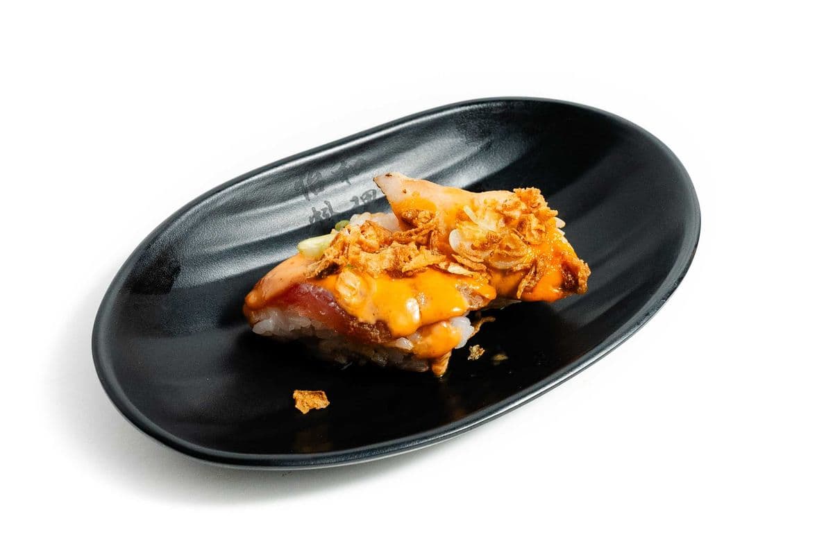 Torched Salmon Sushi (2 pcs)