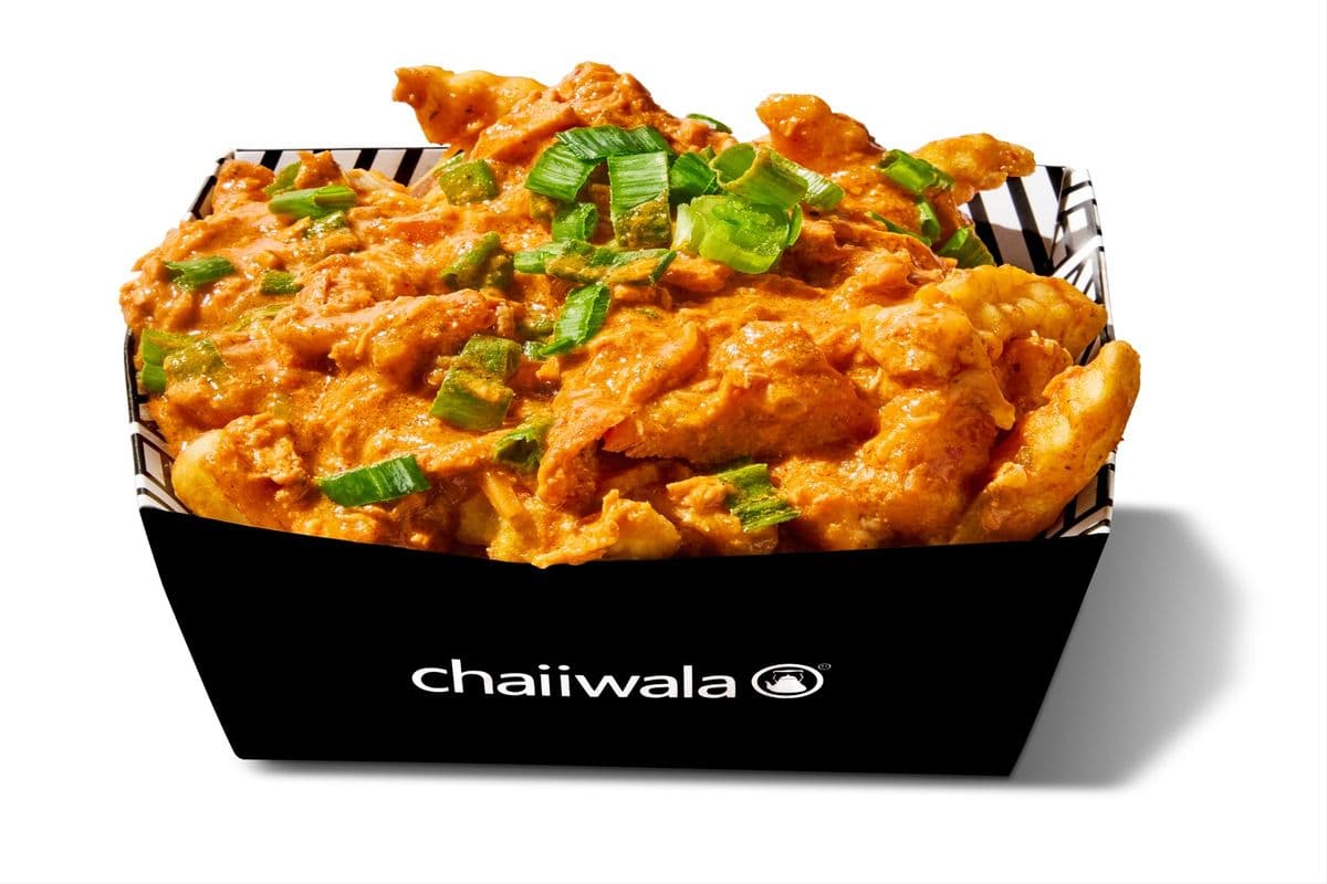 Butter Chicken Poutine (802 Cal)