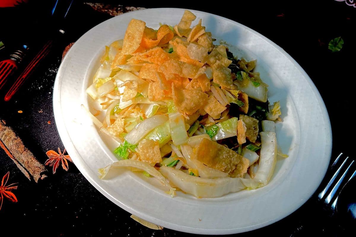 Mushroom chop suey and crispy noodle top.