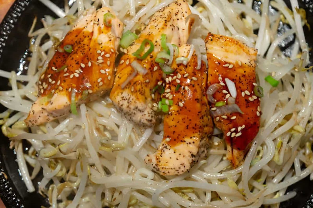 Y4. Salmon Teriyaki