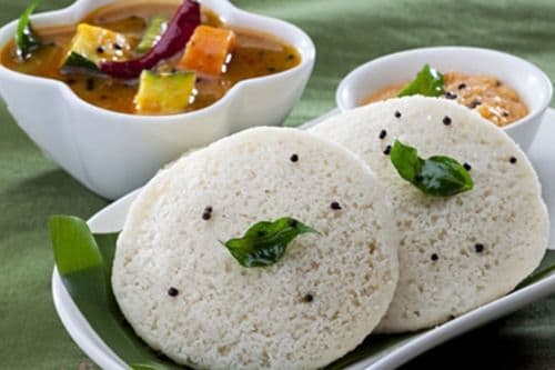 Idly with Sambar and Chutney (10 pcs)