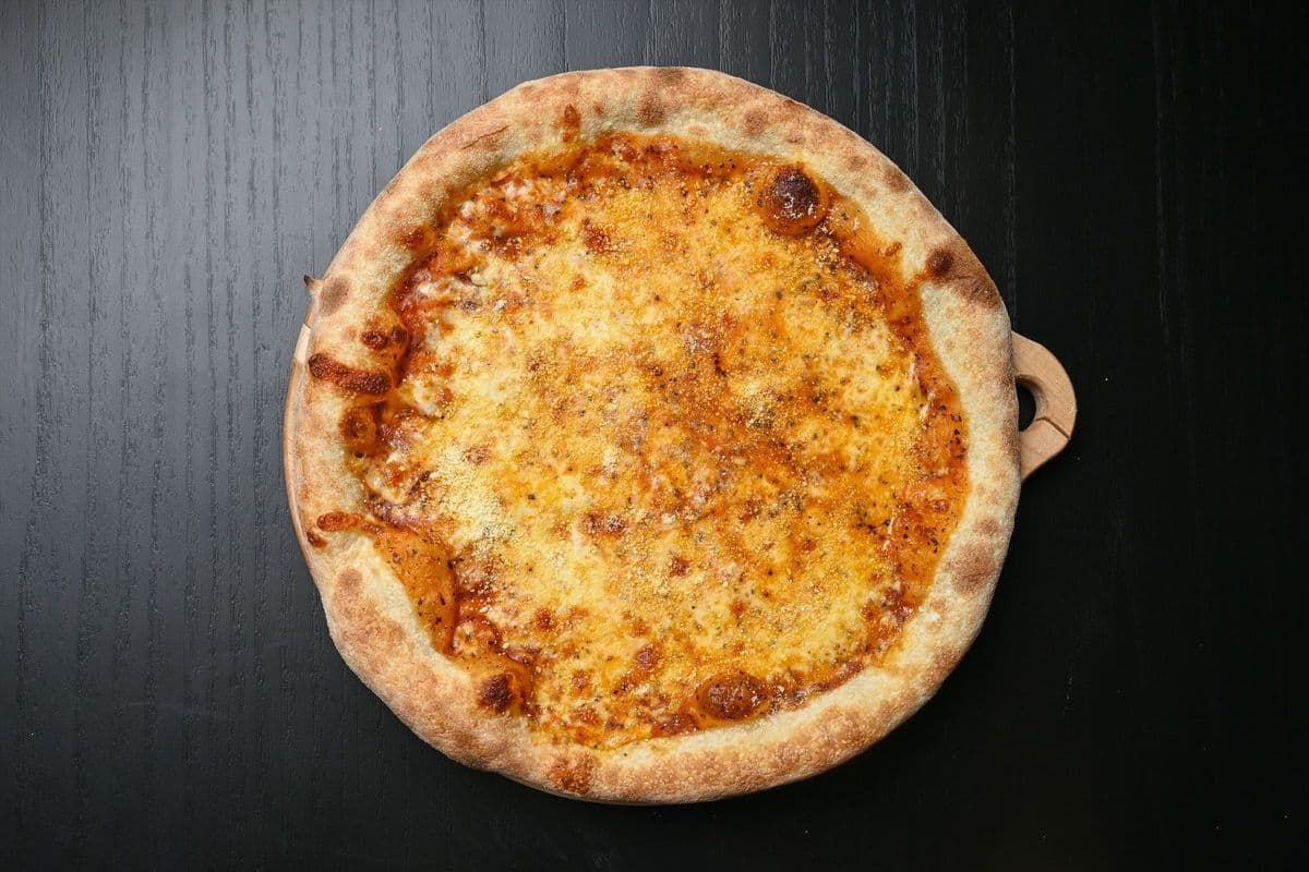 Pizza aux quatre fromages / Four Cheese Pizza