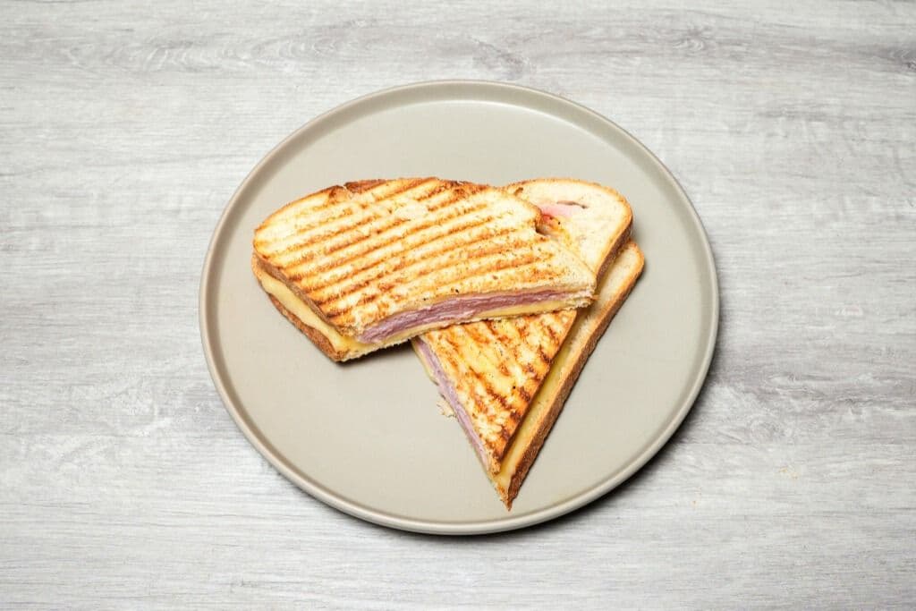 Grilled Ham and Cheese Sandwich (Tosta Mista)