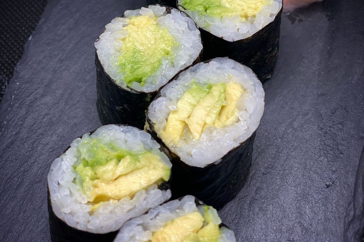 Avocado Maki (6 pcs)