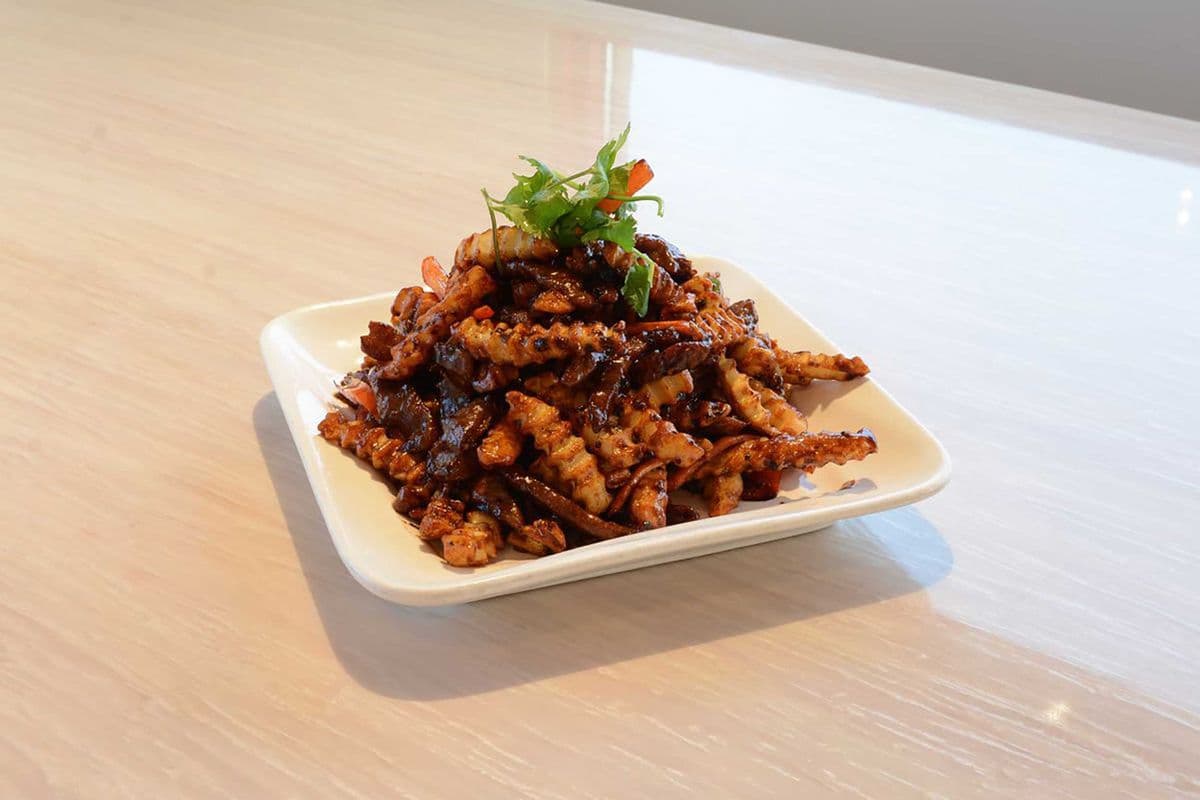 Stir-Fried Beef Strips & Fries with Black Pepper Sauce 黑椒薯條炒牛柳絲